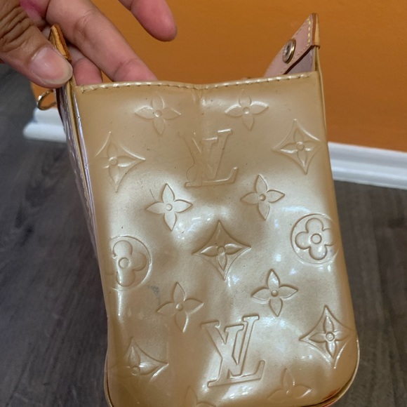 Roxbury - Picture 13 of 16